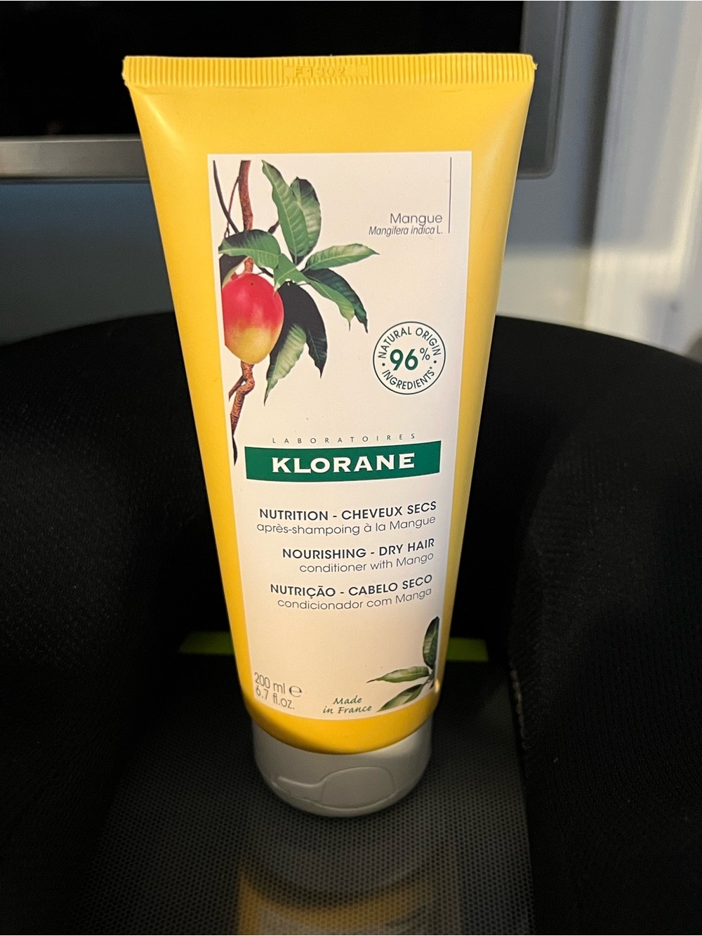 Nourishing Mango Conditioner for Dry Hair - Yellow